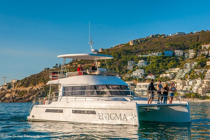 Cruise and Dine Lunch / Cape Town: Coastal Motor Cruise and 2-Course Lunch - One hour on the Atlantic coast
