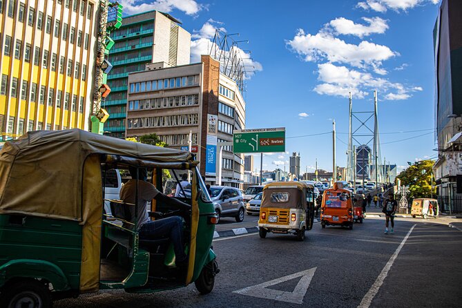 Downtown Johannesburg Tuk tuk Tour with a local lunch - The local lunch question