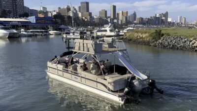 Pontoon Boat Harbor Cruise