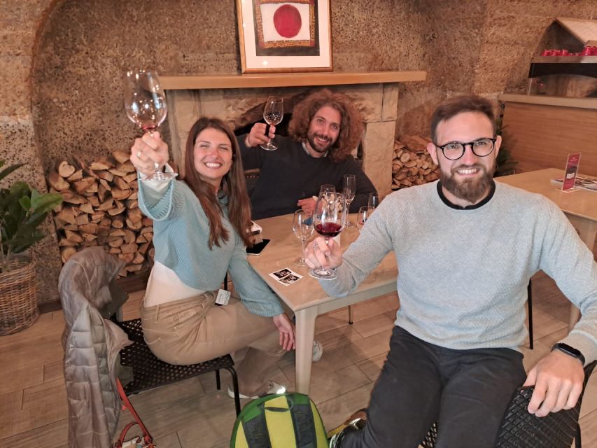 Franschhoek & Stellenbosch: Full-Day Wine Tour - Stellenbosch: mountain views and a first taste