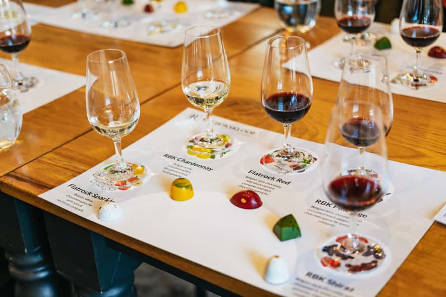 From Cape Town: 3 Regions Wine Tour with 3 Estates, 15 Wines - Franschhoek tasting and your extra-cost lunch