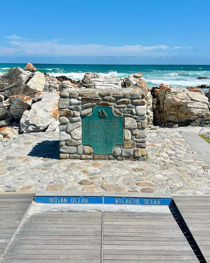From Cape Town: Cape Agulhas, Penguins, Wine Tasting Tour - Hemel-en-Aarde wine tasting after the penguins