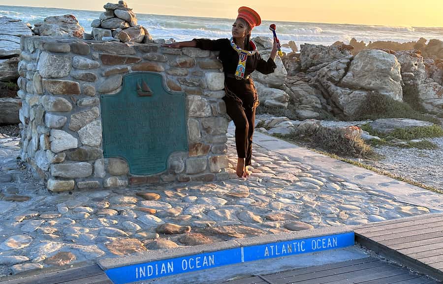 From Cape Town: Full-Day Cape Agulhas Private Tour - Hermanus and the Hemel-en-Aarde wine region
