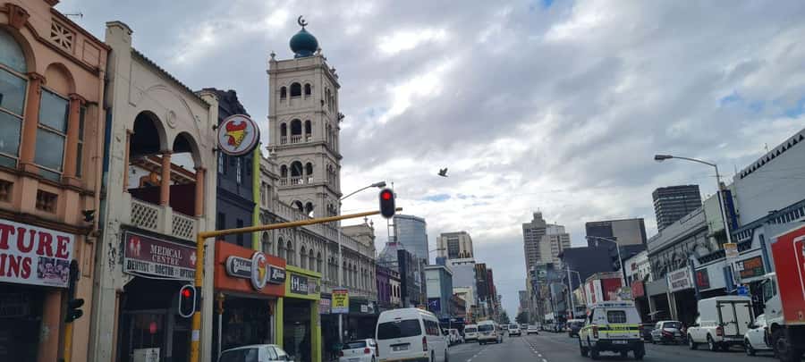 From Durban: Half Day Durban City Tour - Warwick Triangle: the tour’s most genuine stop
