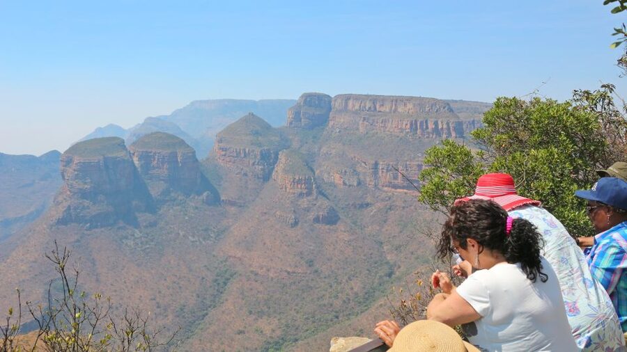 From Hazyview: Blyde River Canyon Highlight & Boat Cruise - Gods Window and the first big view