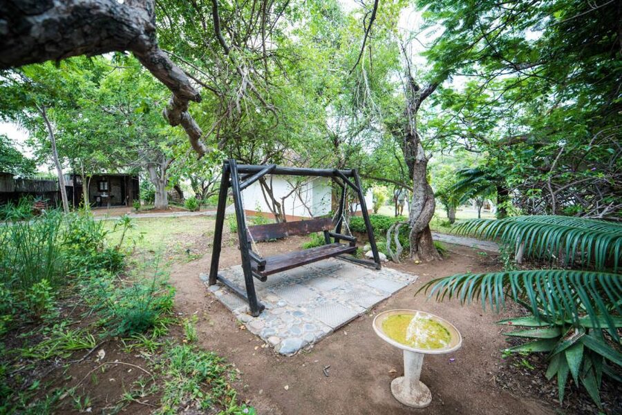 From Johannesburg: 6-Day Classic Kruger National Park Safari - Food, rooms, guides, and daily comfort
