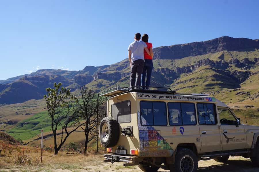 From Underberg: 4x4 Sani Pass Tour and Basotho Village Visit - Climbing the gravel road to Sani Pass