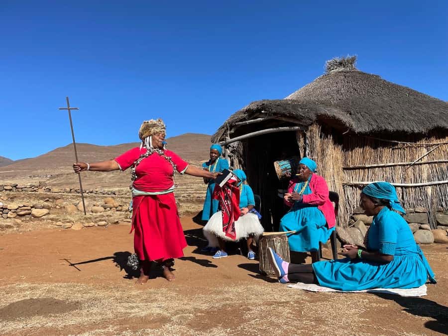 From Underberg: Extended Lesotho Day Tour - 9.5hrs - Black Mountain and Thabana Ntlenyana
