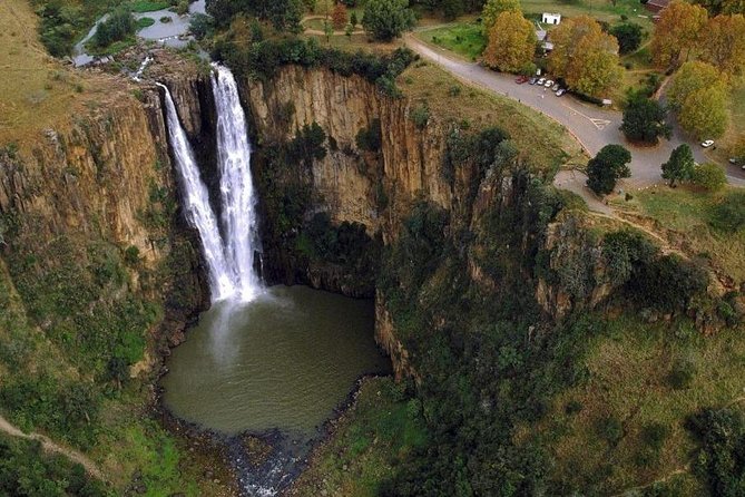 Full Day-Drakensberg-MandelaCaptureSite-HowickFalls-MidlandsMeander from Durban - Is $195.99 good value?