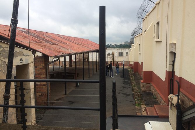 Full Day Johannesburg , Apartheid Museum and Soweto Tour - 8hrs - Timing, group size, and what to bring