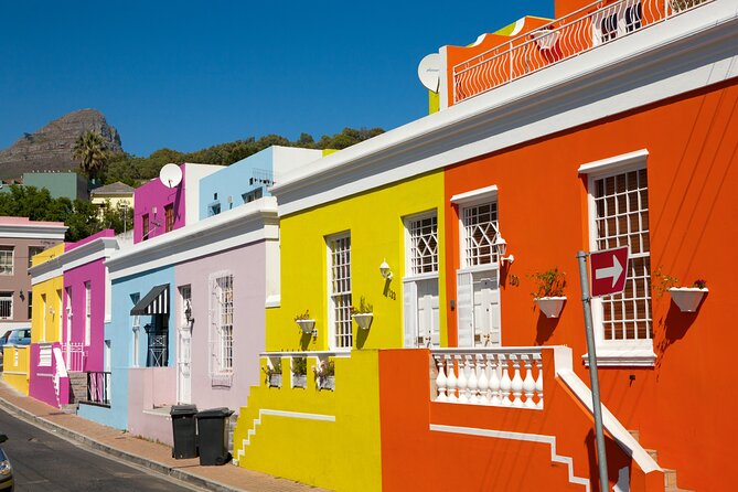Full Day Private Walk to Freedom & Robben Island - Bo-Kaap: colorful streets with a complicated past