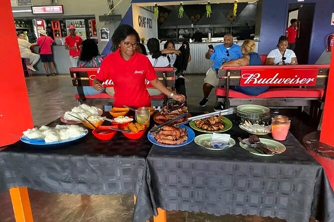 Full-Day Soweto Apartheid Museum and Lunch - Lunch at Sakhumzi on Vilakazi Street