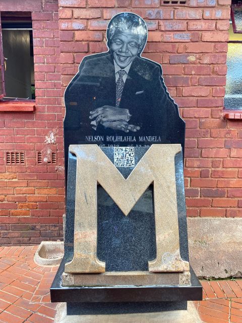 full day tour Johannesburg et soweto township - Hector Pieterson Museum and the meaning of June 16