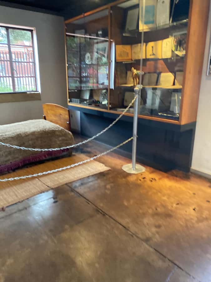 full day tour Johannesburg et soweto township - The Apartheid Museum: allow two and a half hours