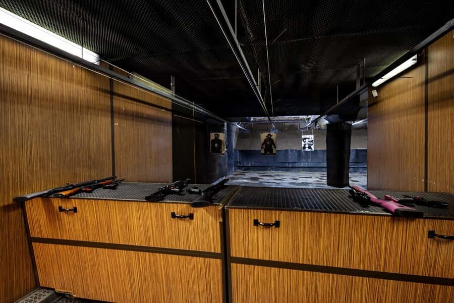 Gun Fun - Special Forces Indoor Shooting - The 12 gauge shotgun: only six shots, but a different experience