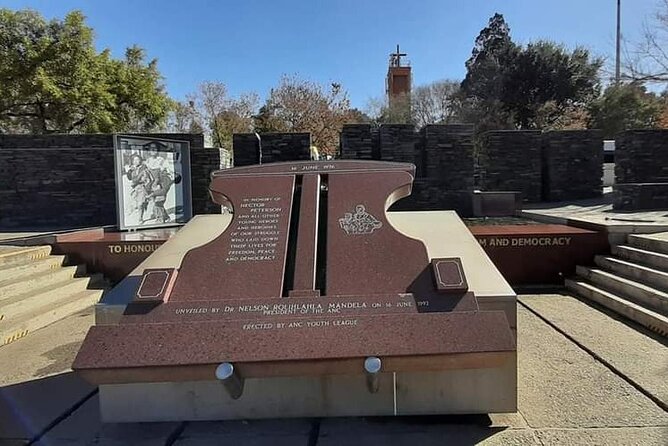 Half-Day Guided Tour of Johannesburg and Soweto Township - History, daily life, and respectful questions