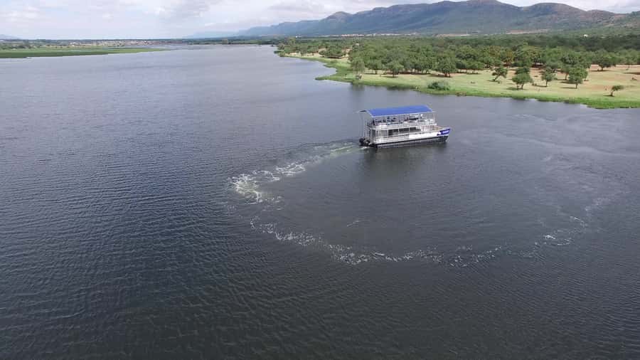 Hartbeespoort: 2-Hour Dam Cruise with South African Food - The first minutes onboard