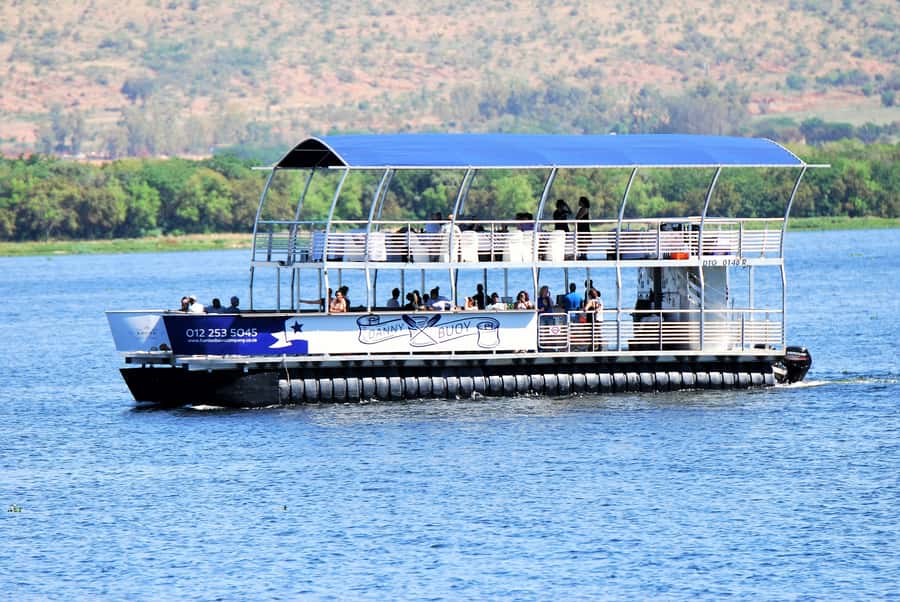 Hartbeespoort: 2-Hour Dam Cruise with South African Food - Reading the Magaliesberg from the water