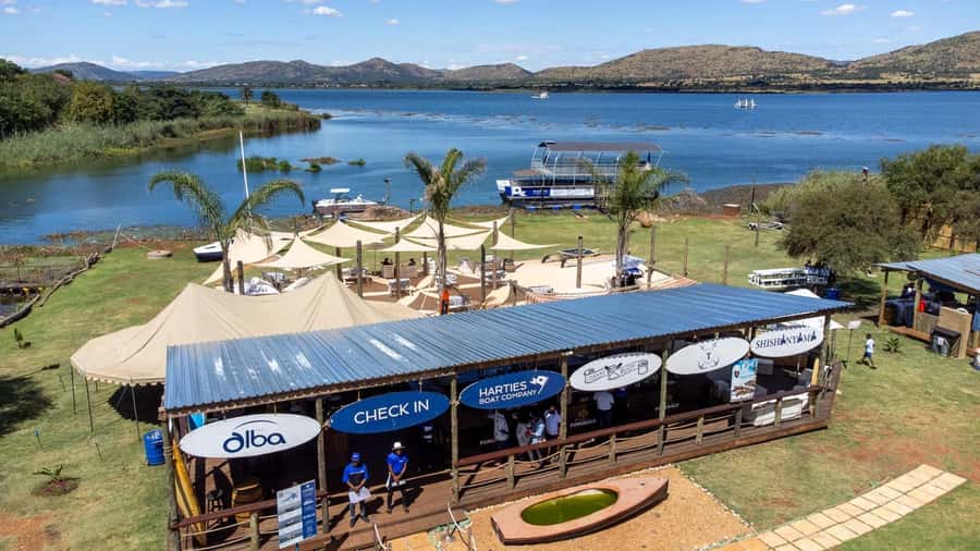 Hartbeespoort Dam: 1 Hour Cruise & Sunday Buffet Lunch - Choosing your cruise time