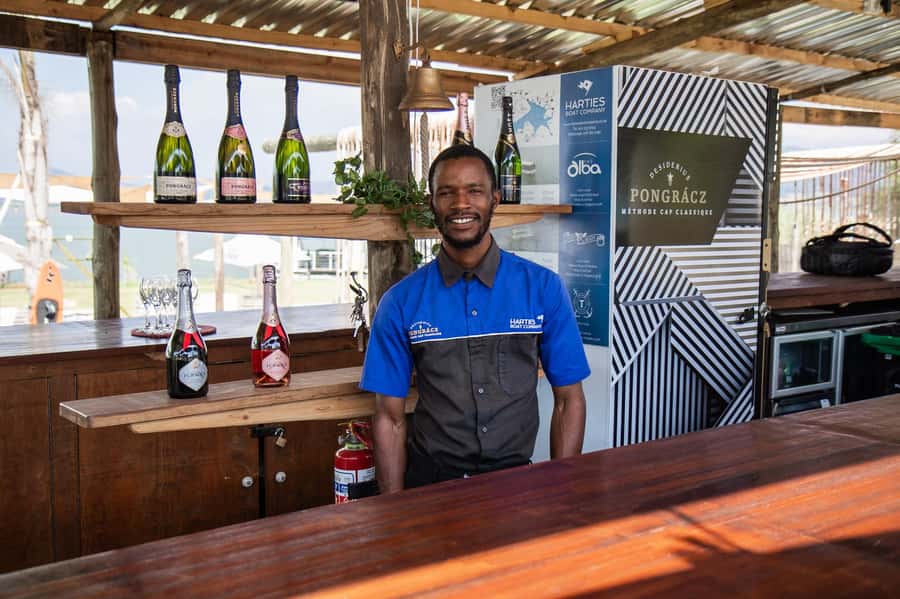 Hartbeespoort Dam: 1 Hour Standard Scenic Boat Cruise - Music, service, and the onboard mood