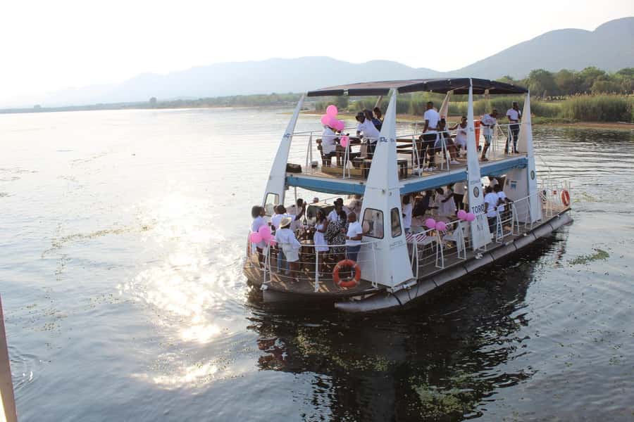 Hartbeespoort Dam: 1 Hour Standard Scenic Boat Cruise - Toward Pecanwood Estate and the Islands