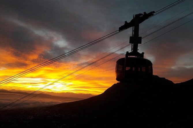 Hiking Table Mountain at sunrise Platteklip Gorge Morning Hike - Sunrise from the summit is the reward