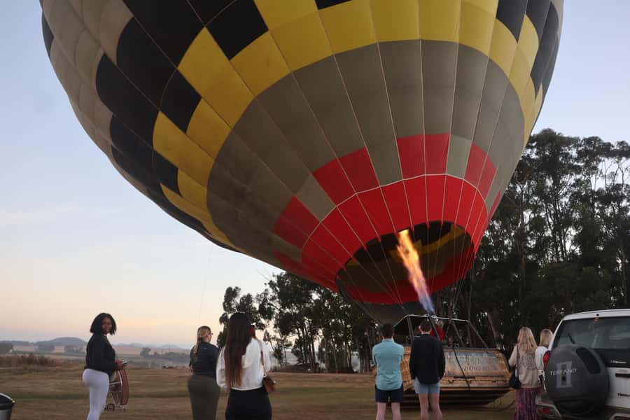Hot air Balloon and Cape Winelands Private guided tour - Delaire Graff, polished design and Banhoek views