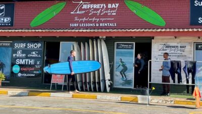 Jeffreys Bay: Learn to Surf Group Lesson