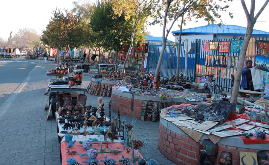 Jo'berg in 1 Day: Soweto, Apartheid Museum & City Tour - Seeing different sides of Soweto