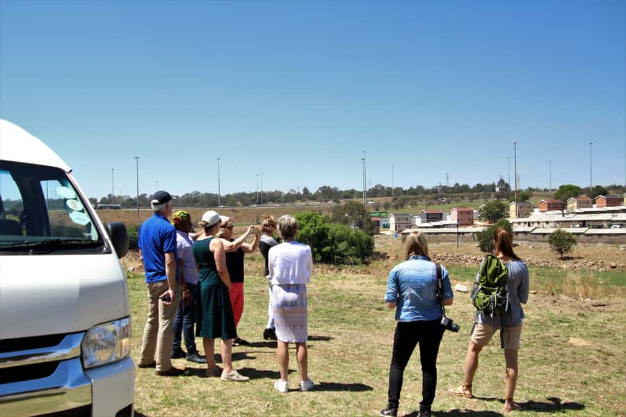 Jo'berg in 1 Day: Soweto, Apartheid Museum & City Tour - Johannesburg city sights between the major visits