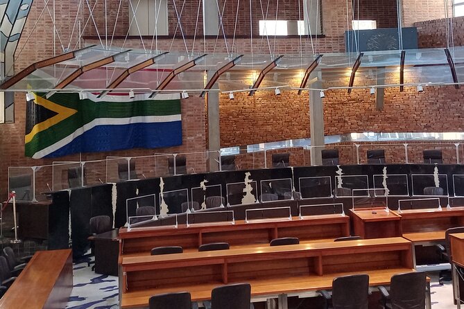 Johannesburg Apartheid Museum and Soweto - Soweto: Deepkloof, Orlando Towers, and Vilakazi Street