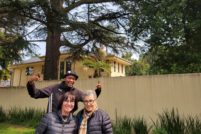 Johannesburg & Apartheid Museum Tour - Seeing Braamfontein and Newtown from the road