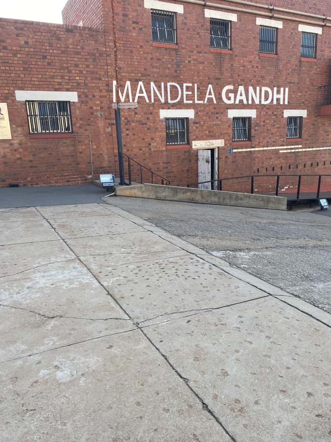 Johannesburg: Full-Day Tour with Soweto and Apartheid Museum - Lunch in Soweto, With Food on Your Own