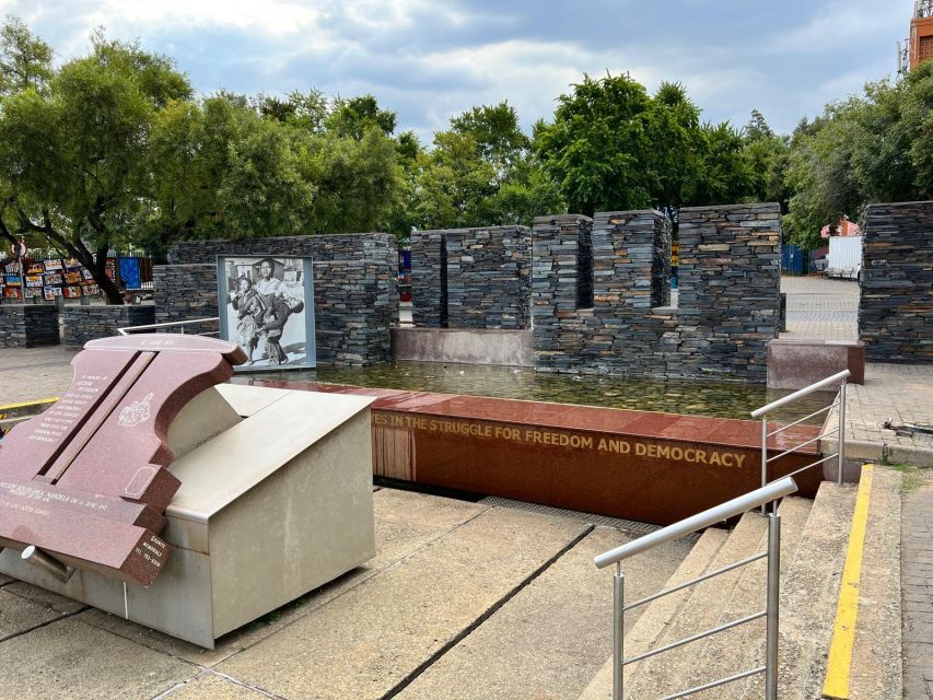 Johannesburg: Half-Day Soweto Tour with a Local Guide - Seeing both hardship and community