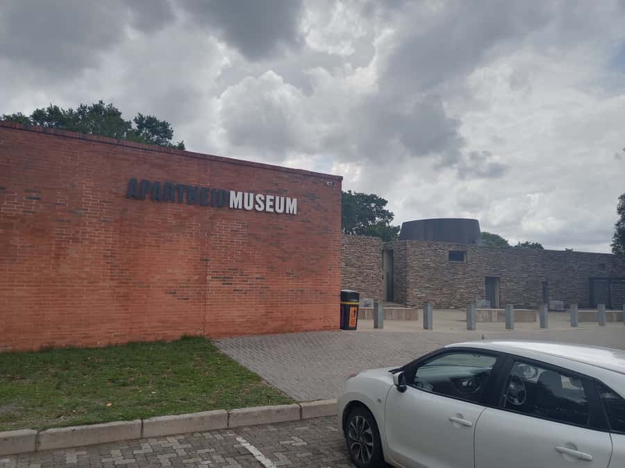 Johannesburg: Private Guided City Tour with Apartheid Museum - Gandhi Square And The Changing City