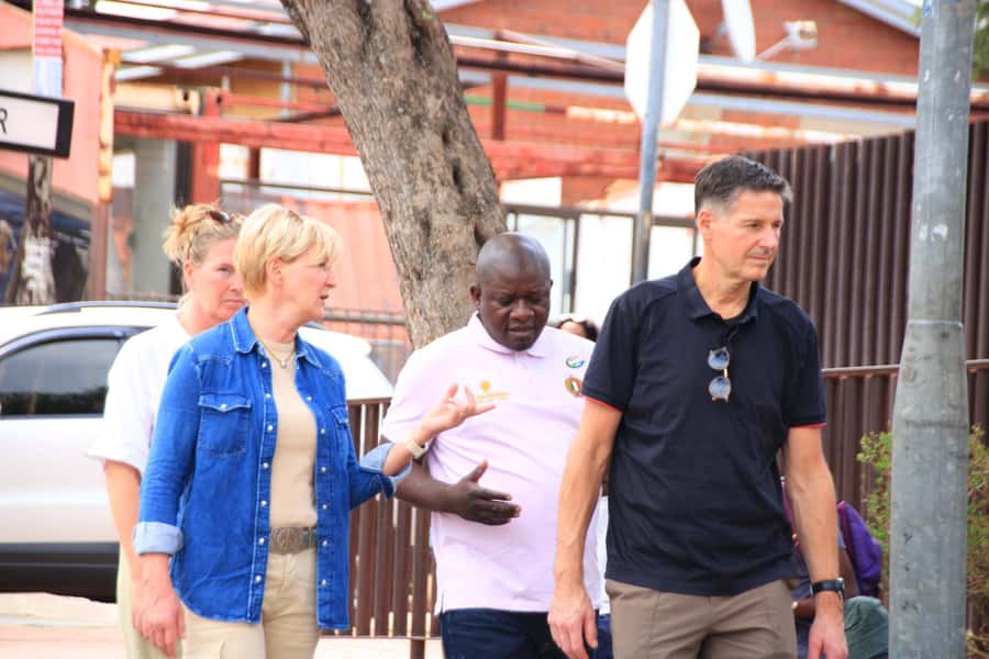 Johannesburg: Soweto & Apartheid Museum Half-Day Tour - Inside Mandela House on Vilakazi Street