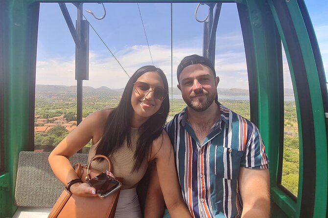 Johannesburg: Wine Tasting and Cableway Half Day Tour - The drive to Fourways and Indaba Hotel