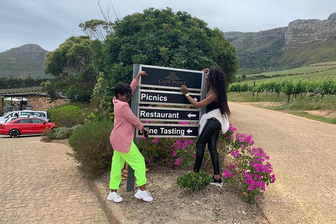 Kirstenbosch Botanical Gardens and Constantia Wine Tasting Tour. - Groot Constantia: the historical centerpiece