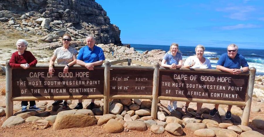 Kirstenbosch Garden, Bo-Kaap-Penguins & Cape Peninsula Tour - Cape Town’s old center and the colorful Bo-Kaap