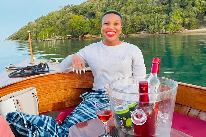 Knysna Boat Cruise aboard Coquette - Following the lagoon toward the Knysna Heads