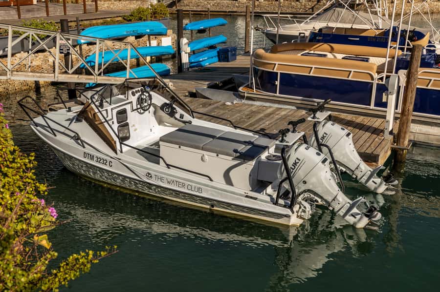 Knysna Lagoon Fishing Charter - The guide makes the difference