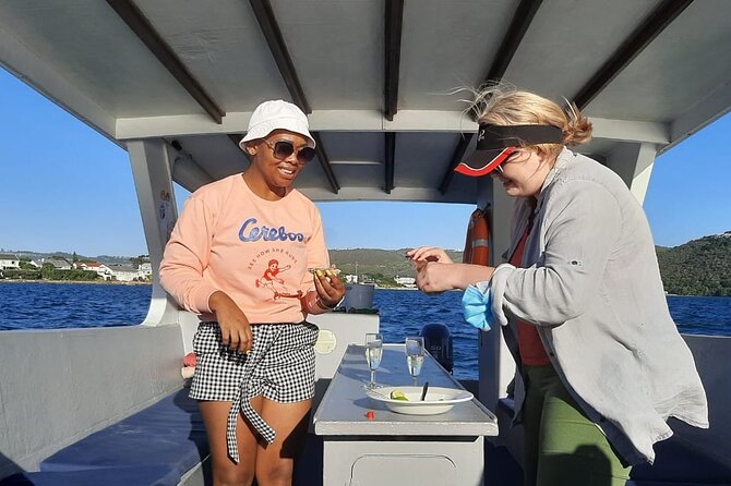 Knysna Oyster Tour - The oyster and South African wine tasting