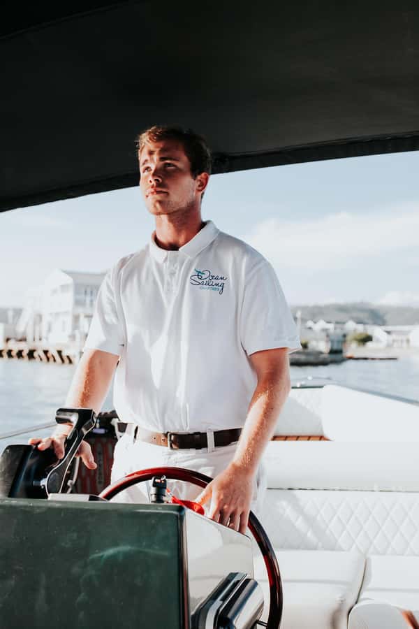 Knysna: Scenic Cruise Aboard a Luxury Lounge Cruiser - Seeing the Knysna Heads from the water