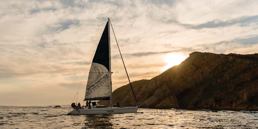 Knysna Sunset Sailing Cruise with Light Dinner and Wine - Practical clothing and comfort advice