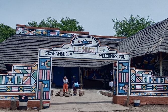 Lesedi Cultural Village & cradle of Humankind Guided Tour - The drive is part of the experience