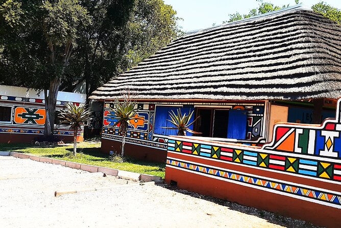 Lesedi Cultural Village Tour - Lunch, crafts, and the extra-cost decisions