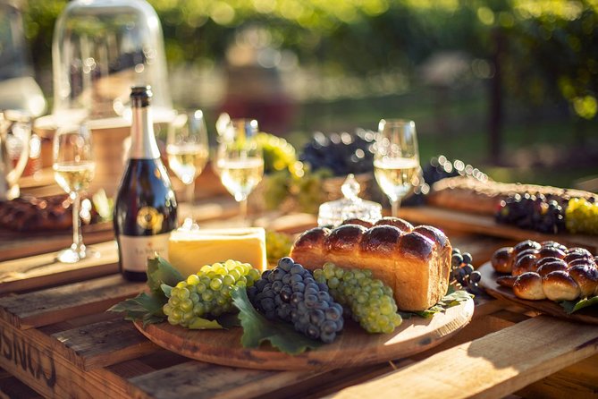 Luxury Wine Tour with Lunch - The Guides Can Make or Break the Day