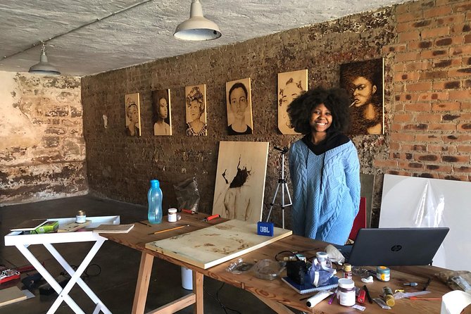 (Meet the Artist)Art Gallery & Street Art tour with lunch - Ellis House of Art and the working artist’s point of view