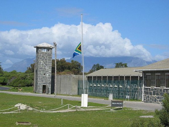 Nelson Mandela's Robben Island Prison Museum Cape Town City Tour + Ferry Tickets - Key points before you book