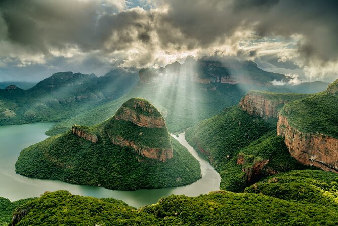 Panoramic Tour of Drakensberg Mountain - Full day - Meeting in Hoedspruit at 7:00 am